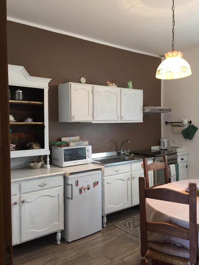 Apartamento Alchimia House Cisano sul Neva Exterior foto